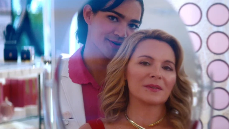omgblog's tweet photo. OMG, quote of the day: Kim Cattrall says she’s taking advantage of all the things to battle aging #Celebs #Fashion #botoxandfillers https://t.co/tQJ7bDKvpo https://t.co/bPb2Q2rMra