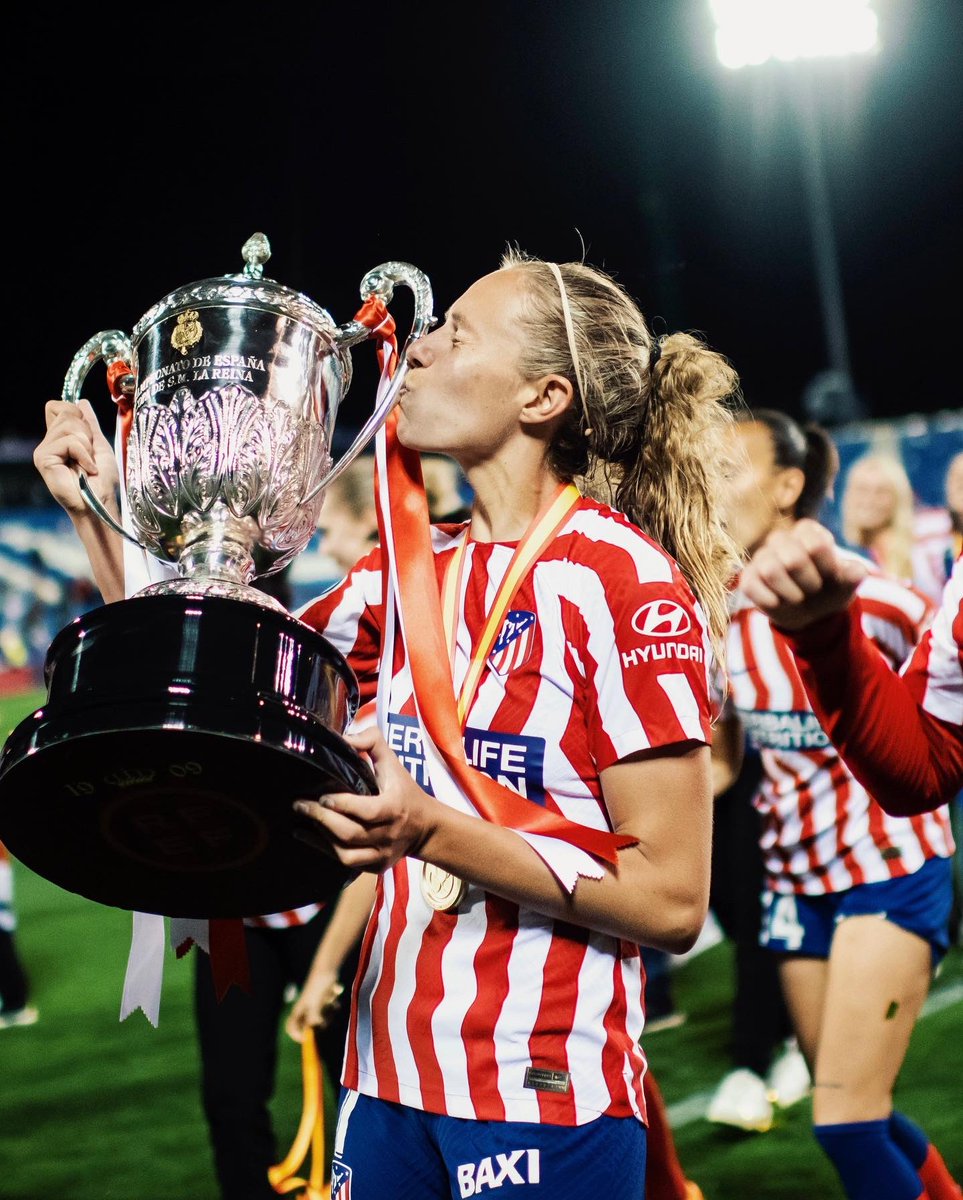 lavozdelatleti_'s tweet photo. 🥺 MAITANE:
🔴⚪️ "Ojalá nos volvamos a ver pronto Atleti"
❤ "Me voy enamorada de este club, de esta manera de vivir y de esta afición"
#Maitane #AtletiFemenino https://t.co/qIHNdlceuW