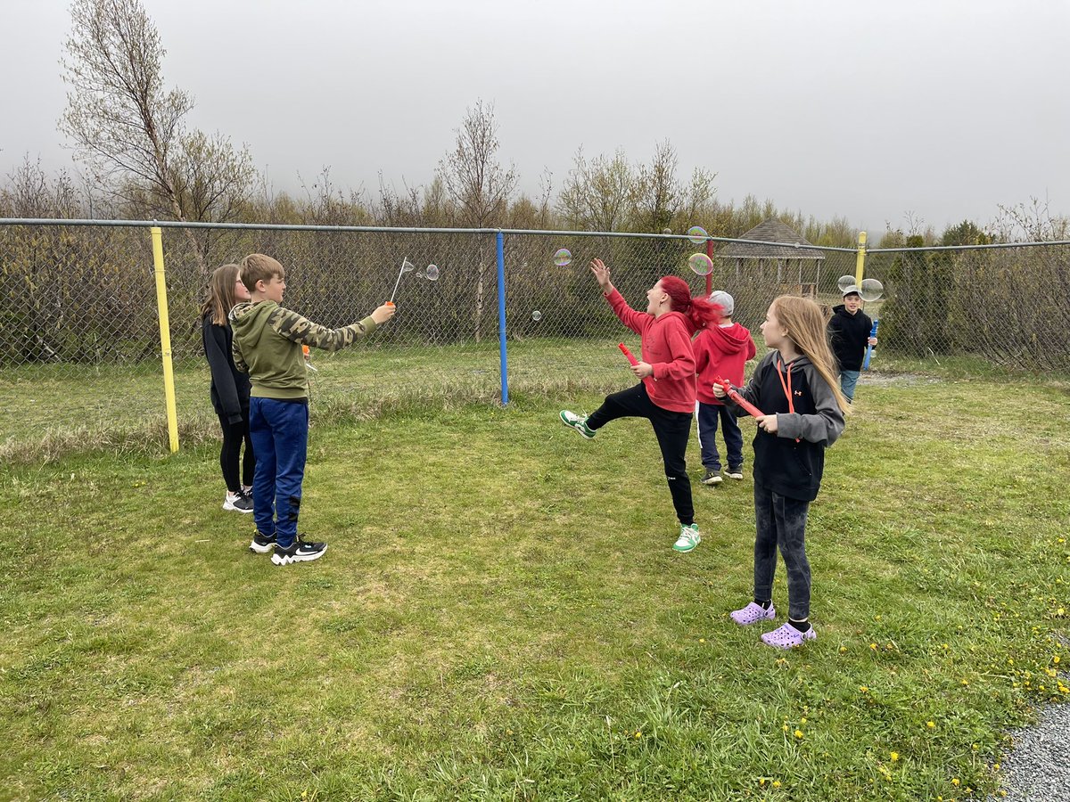 Bubble fun with Grade 4’s <a href="/PersalvicE/">Persalvic School Complex</a> <a href="/NLESDCA/">NLESD</a>