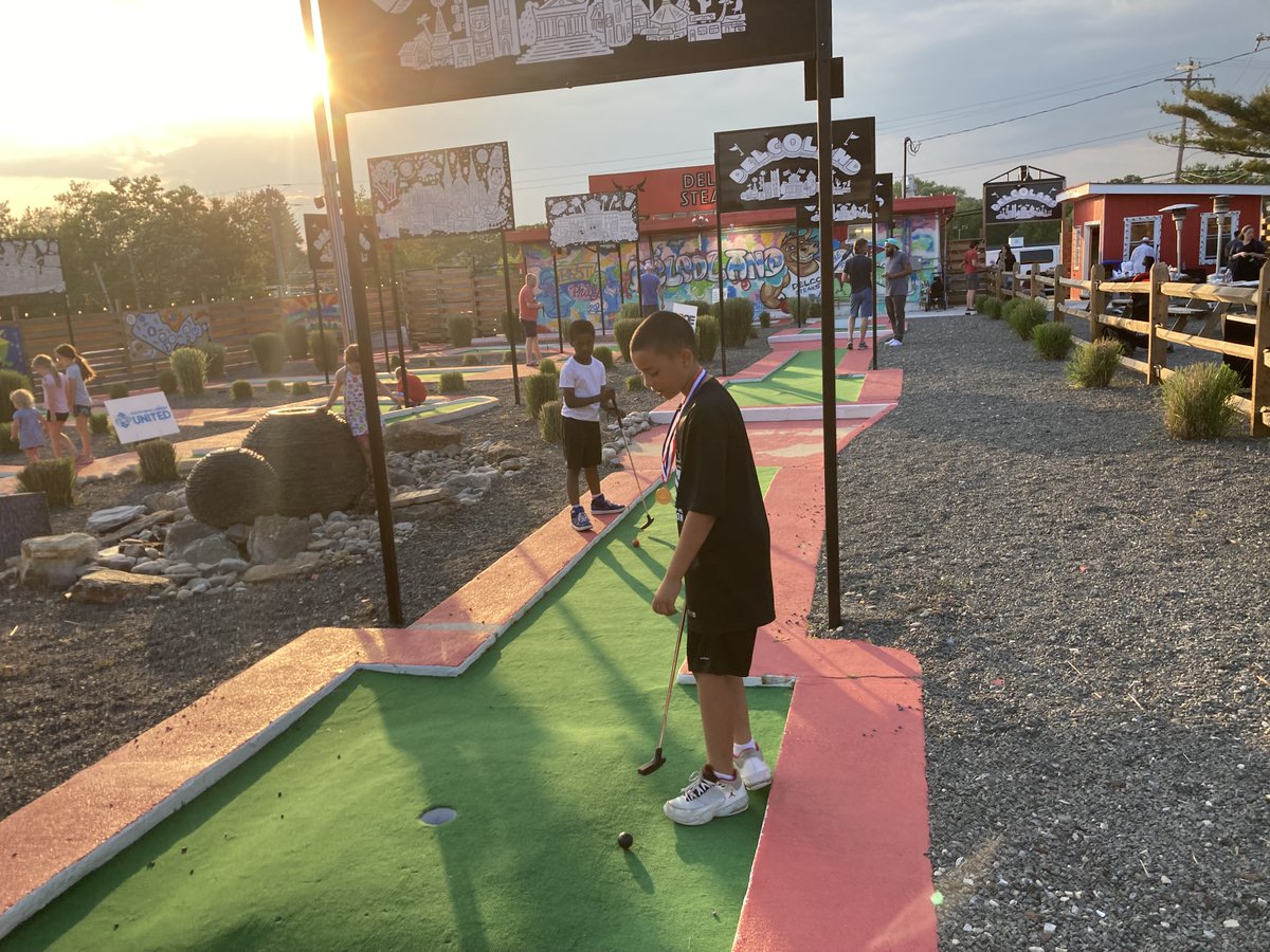 A successful experiment: the mini-golf fundraiser! cuys.org/latest-news/mi…