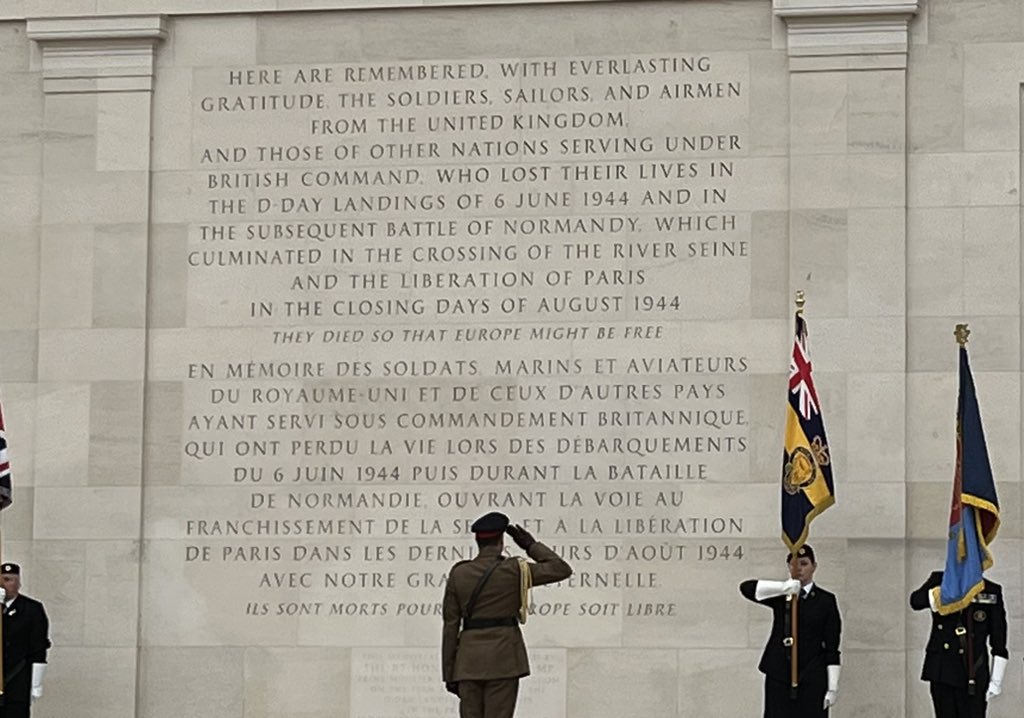 Today we remember the sacrifice of those who gave their lives on 6th June 1944 for the freedom of Europe. We will remember them. #DDay79 @PoppyLegion @CWGC @britishmemorial