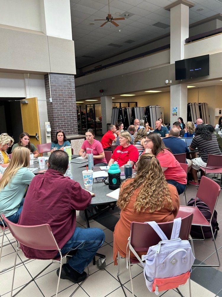 USAKansas's tweet photo. USA's Summer Elevate kicking off with the building leadership teams in Great Bend KS! #Summerelevate23 https://t.co/AUr6hciuB0