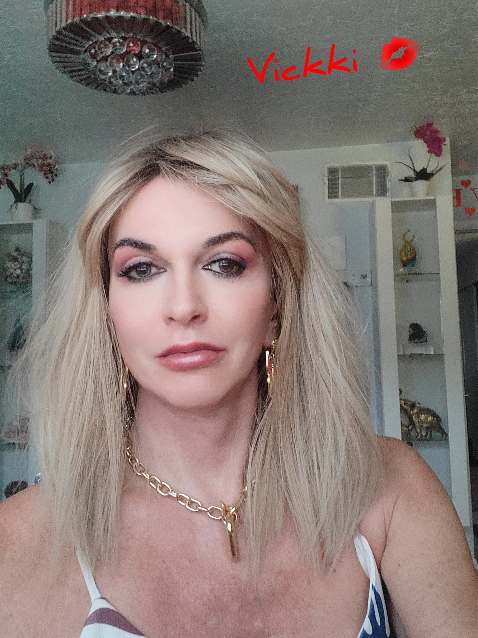 Vickki.TS🏳️‍⚧️ on Twitter: "More lips 💋 to kiss 💋 https://t.co