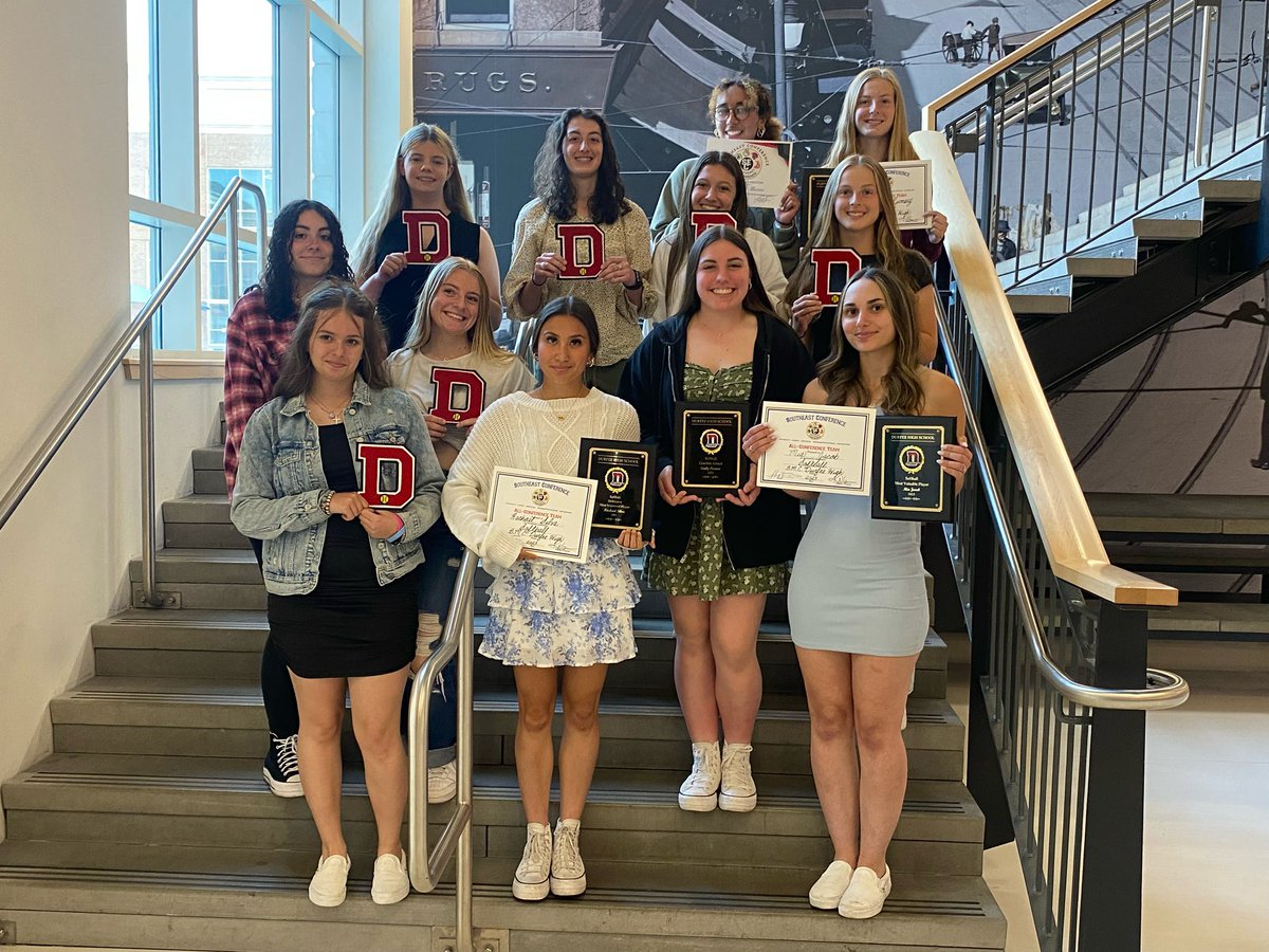 DurfeeAthletics's tweet photo. Softball held their banquet at the Granite Grille on Monday night. Special awards went to MVP- Mia Jacob, Coaches’ Award - Emily Curran, Nelly Eaton Sportsmanship Award - Brooke Silvia, Most improved Offensive- Katerina Rumsey, Most improved Defense- Rachael Silva. Congrats Team! https://t.co/dthuILltNa