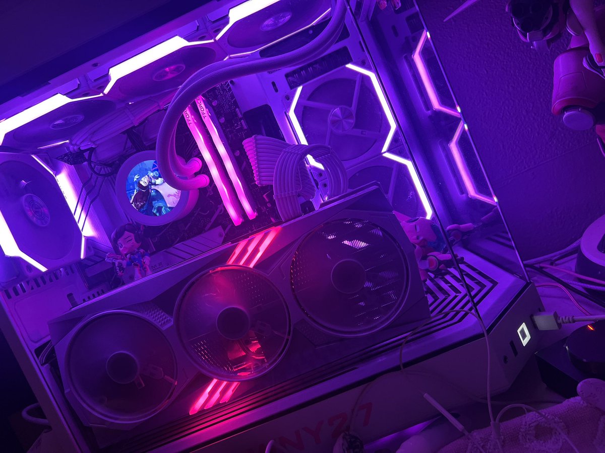 #pcbuilds #HYTE #pcmasterrace #pinkcomputers #purplepc #pinkpc #gamergirls @hytebrand #NVIDIA