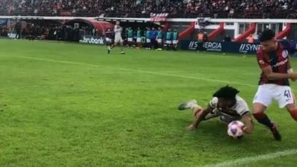 DebateSL's tweet photo. Darío #Herrera y Leandro Rey #Hilfer, por el grosero error que tuvieron en el partido entre #SanLorenzo y #Colón, no fueron designados para ningún encuentro de la fecha N° 20.
🫣😠 https://t.co/2Y5E0QcJh6