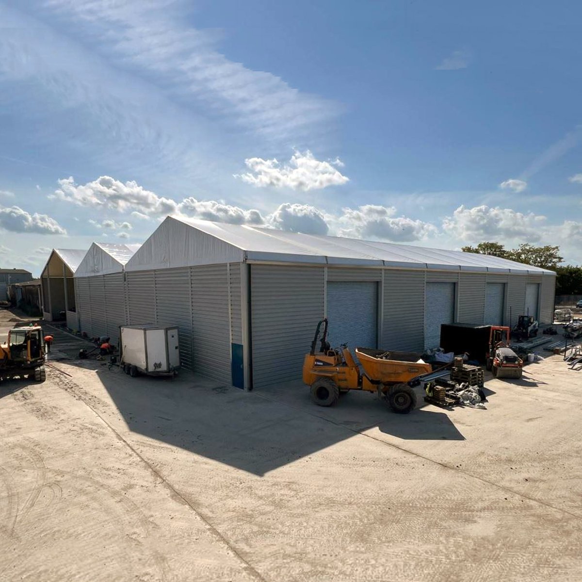 BuildingsWs's tweet photo. 3 new temporary buildings coming together nicely for one of our customers. Two 15m x 45m units, and a 20m x 45m cross-dock building nearly completed in just a couple of weeks.
#temporarybuildings #workshops #storage #warehouse #loading #production #nationwide #quicksolution https://t.co/Gr25OWff9m