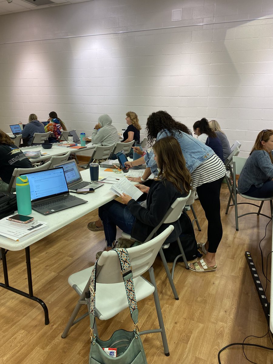 BGoodArtnGift's tweet photo. Seriously… some days I just can’t believe this is my job. I am so darn lucky! These educators are voluntarily attending summer PD! Kudos to @NHSTruckers for inviting us to facilitate another great day of @NorthPointESC #GiftedPD!
#PBL #PersonalizeOH https://t.co/gMbsmfv08Z