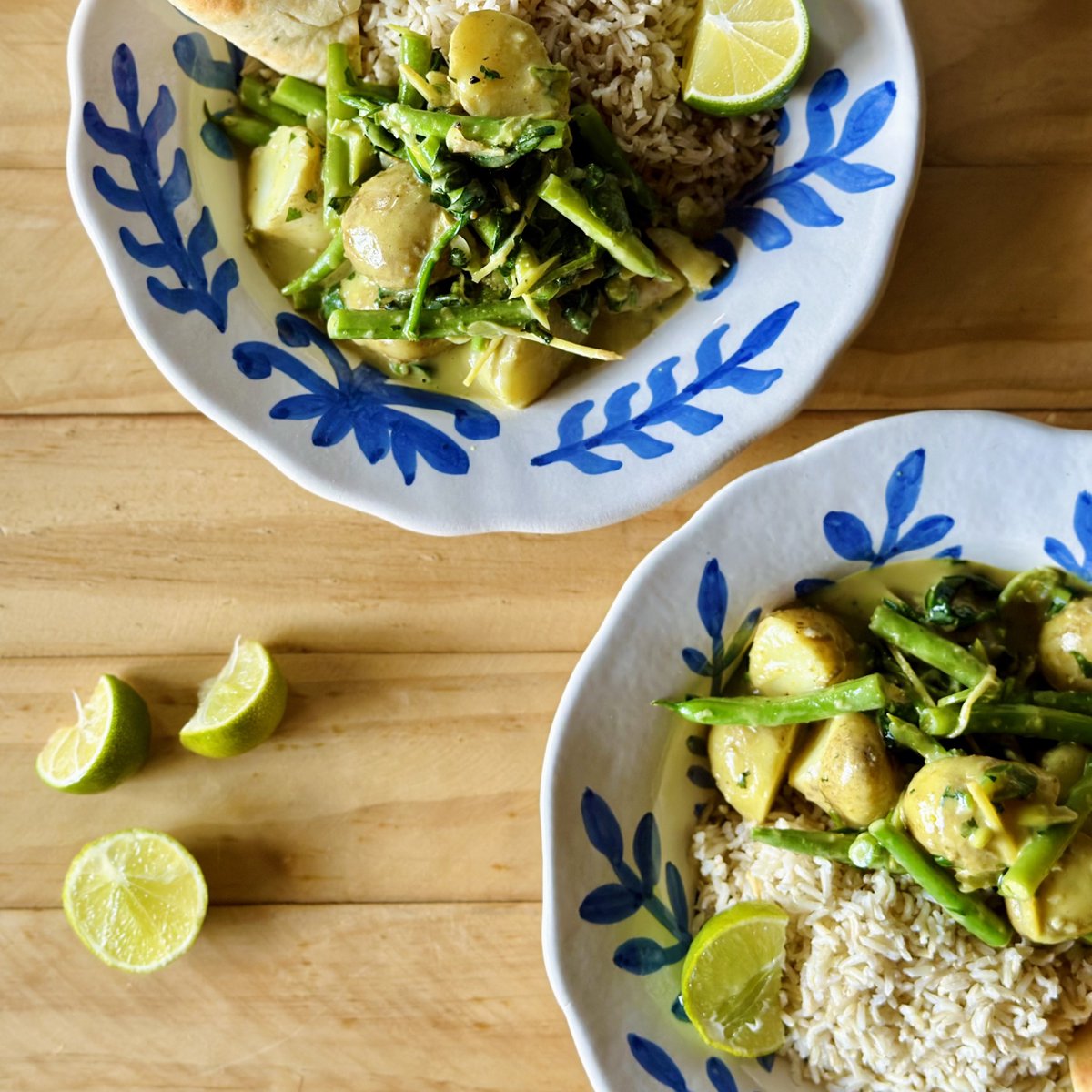 A fresh, zesty yet warming #JerseyRoyal coconut curry. Beautifully aromatic, this dish is packed full of flavour making it another great way to make the most of these lovely new potatoes while they’re in season. Link to recipe below bit.ly/45P6EiQ