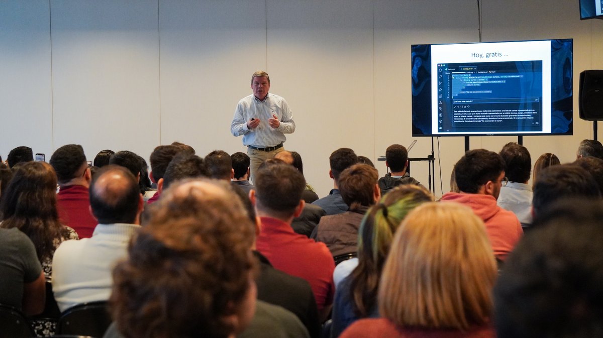 INEFOPoficial's tweet photo. Participamos en IT Builders, un espacio de conexión con el ecosistema tecnológico, con un stand y una charla de nuestro director general, Pablo Darscht, “Mejorar competencias y habilidades para trabajar en tecnología”, quien también integró el panel Puertas de entrada al sector IT. Además, ofrecimos un taller a cargo de nuestra técnica Ana Goyen, “Herramientas para la búsqueda de empleo”.

#INEFOP #ITBuildersLIVE