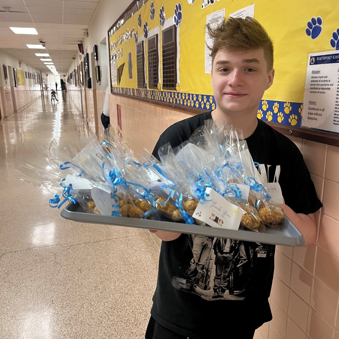 Muttigree's tweet photo. Northport, NY’s Mutt-i-grees Ambassadors raised $185 to donate to their local shelter. It goes without saying their dog treat fundraiser was a success!
#muttigrees #socialemotionallearning #sel #humaneeducation #rescue #muttigreesambassadors https://t.co/wmlzUmw01i