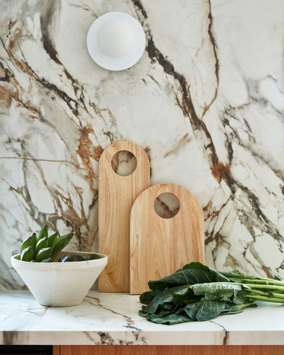 NeolithOfficial's tweet photo. Amazing views, inside and out.

#Neolith Calacatta Luxe countertop / design by arren williams / photo by stacey snaps / styling by me and mo / distributed by ciot / #TouchFeelLive at https://t.co/OGgbY1kqHt https://t.co/BNrbfwce3U