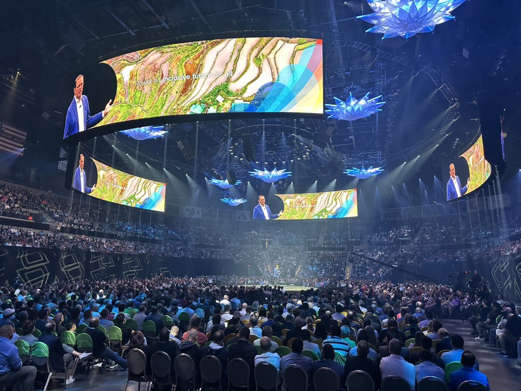 jeromejsanders's tweet photo. Cisco has positively impacted 893 million people globally with two years to spare to accomplish our goal of billion people positively impacted, according to Cisco CEO, @ChuckRobbins. #CLUS #InclusiveFutureForAll https://t.co/vtYcv56lyZ