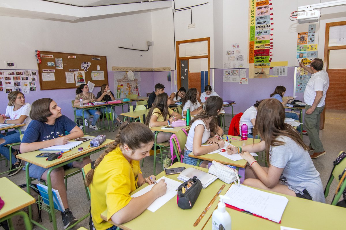 📑 Publicadas las órdenes por las que se desarrollan los currículos correspondientes a las enseñanzas de las etapas de ⤵

✅ Educación Infantil
✅ Educación Primaria
✅ Educación Secundaria Obligatoria 
✅ Bachillerato

👉 lajunta.es/47o0a