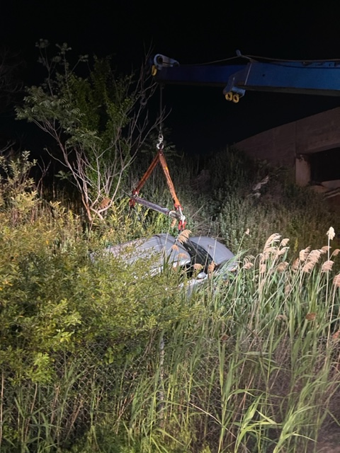 NicksTowingServ's tweet photo. Out of the meadows!! This Kia was lifted up and out of the NJ Meadowlands and back onto the roadway to load onto a flatbed for transport. Kudos to Joe and Anthony for a job well done!
#nickstowingservice #nts #accidentrecovery #towlife #towingandrecovery #rotatorservice #towing https://t.co/6Mmc4p9oWN
