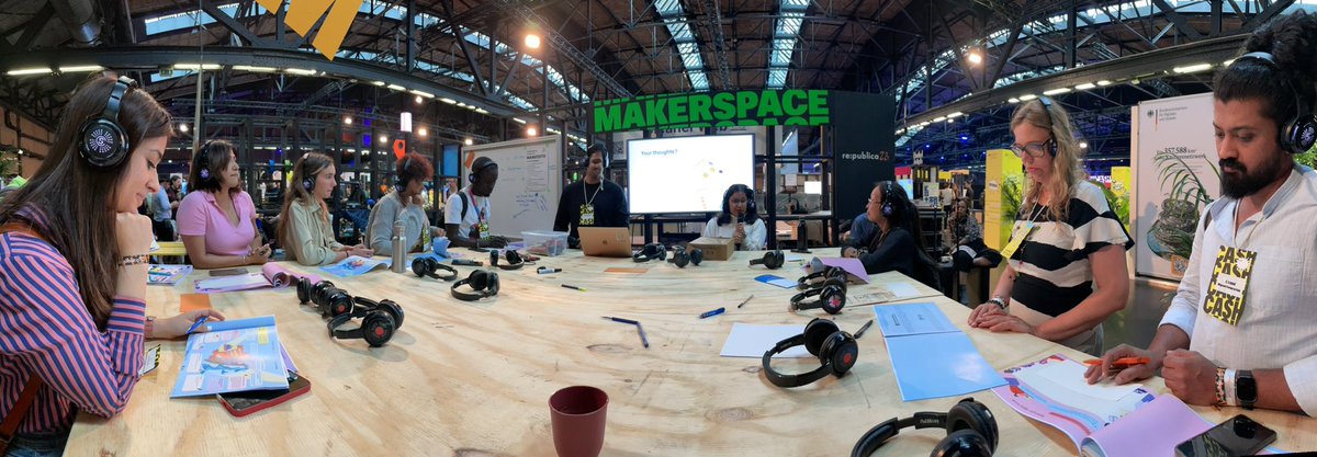 Hands On: “Mines, Maps and Minerals: Trace the Complex Material Flows of Your Smartphone to Make More Sustainable Choices” with Titiksha Vashist , Shyam Krishnakumar

🔗Read more here:
re-publica.com/de/session/min…

#republica23 #wearegig #10xgig #cash