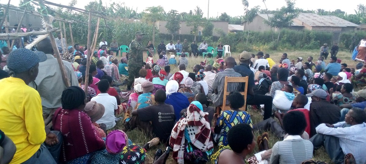 Rusera_Cell's tweet photo. #RuseraCell habaye inteko y'Abaturage yahuje imidugudu ya Rutagara Centre @KabarondoSector na Rusera muri @EsNyamirama aho twasuwe n'Inzego z'Umutekano na Vice Mayor @Harelimanajd bakaba batuganirije kungingo y'Umutekano ndetse n'Imihigo muri Rusange. https://t.co/AneHOp5M6t