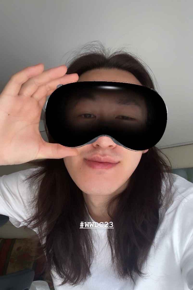  Vision Pro 

Try it here: 
instagram.com/ar/12699498003…

#WWDC23 #AppleVisionPro #VisionPro