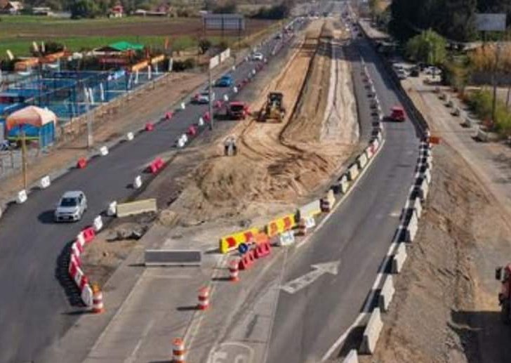 ComiteElPolo's tweet photo. 🔴 OBRAS DE CARRETERA EL COBRE PARALIZADAS Las obras de construcción de la doble vía Carretera del Cobre se encuentran paralizadas debido a la millonaria deuda con la empresa IMACO que realiza trabajos.Los $1.700 millones que deberán ser aprobados por el CORE.
#Rancagua #Machali https://t.co/SB2DqQSkx6