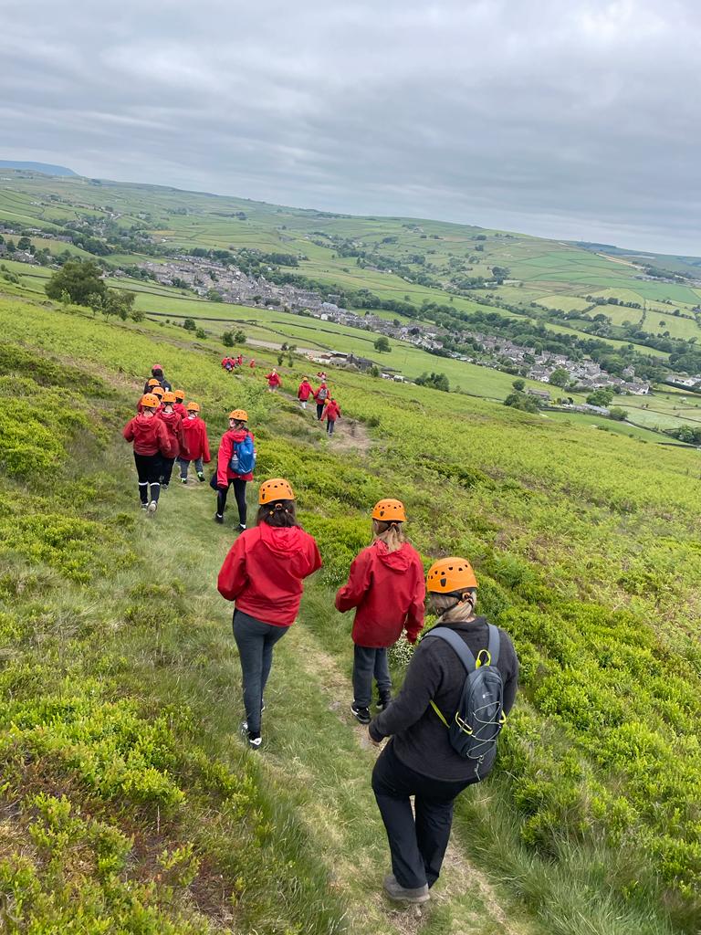 QuayAcademy's tweet photo. A local adventure walk and some weaseling kept Year 6 busy this morning. Nearly 200m incline and 3 miles covered! #allthegearnoidea #allthesteps #theybettersleeptonight @QuayPrincipal @QuayVP @Dret_Enrichment https://t.co/Z1tvprAO8r