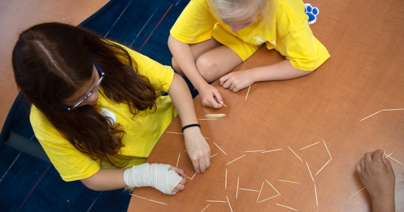 NorfolkAcademy's tweet photo. Lower School held its Seminar Day on Monday, with students in grades 1 through 6 coming together for art, fitness, music, and community service projects and to consider ways to help our NA family and our outside community. #NorfolkAcademy #SeminarDay #ChangeSings https://t.co/1vJbsf8Pa8