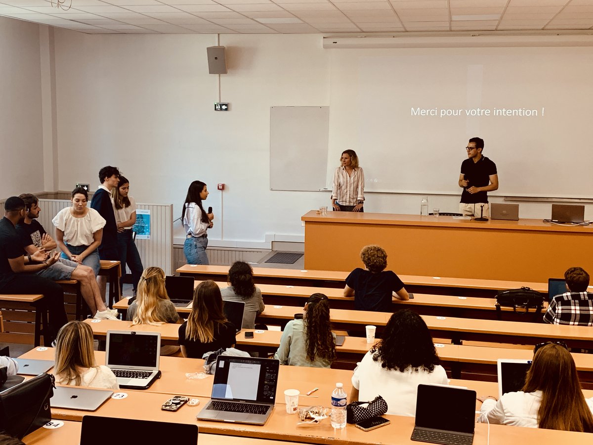 Jour 2 de notre école d’été #DL4T 2023🙌
#droit et #IA 

Encore une très belle journée de débats, d'ateliers interactifs... merci à tous les intervenants
Le matin :
- quelle responsabilité pour l'IA? <a href="/G_Boiscuille/">Godefroy de Boiscuillé</a> 
- ateliers #Fablex : le Metaverse ; le procès fictif de l'#IA