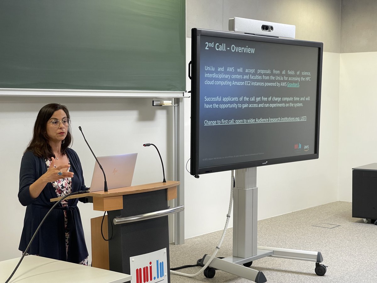 ULHPC's tweet photo. Many thanks to M. Habera, A. Wang and N. Gozalpour for sharing with us their feedback on the #Graviton3 cluster as part of the #AWS x @ULHPC collaboration presented by E. Oliveira this morning #ULHPCSchool @uni_lu 

https://t.co/MGvOV8MkXo
https://t.co/UplV9WuHHM https://t.co/pR2o7vdM8Y