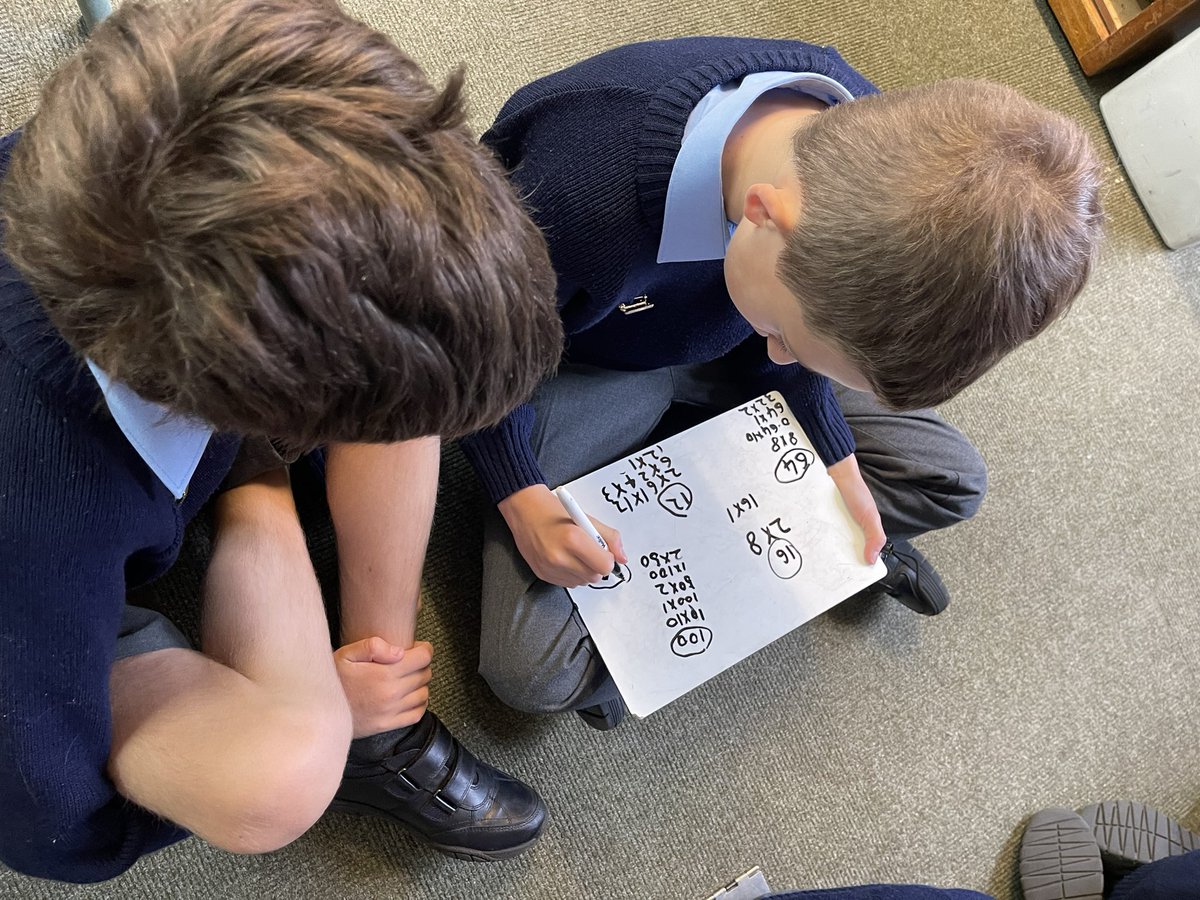 Warming those maths heads up with some factor pairs in #SibfordYear4 this morning. #SibfordJSMaths #numberfacts #timestables