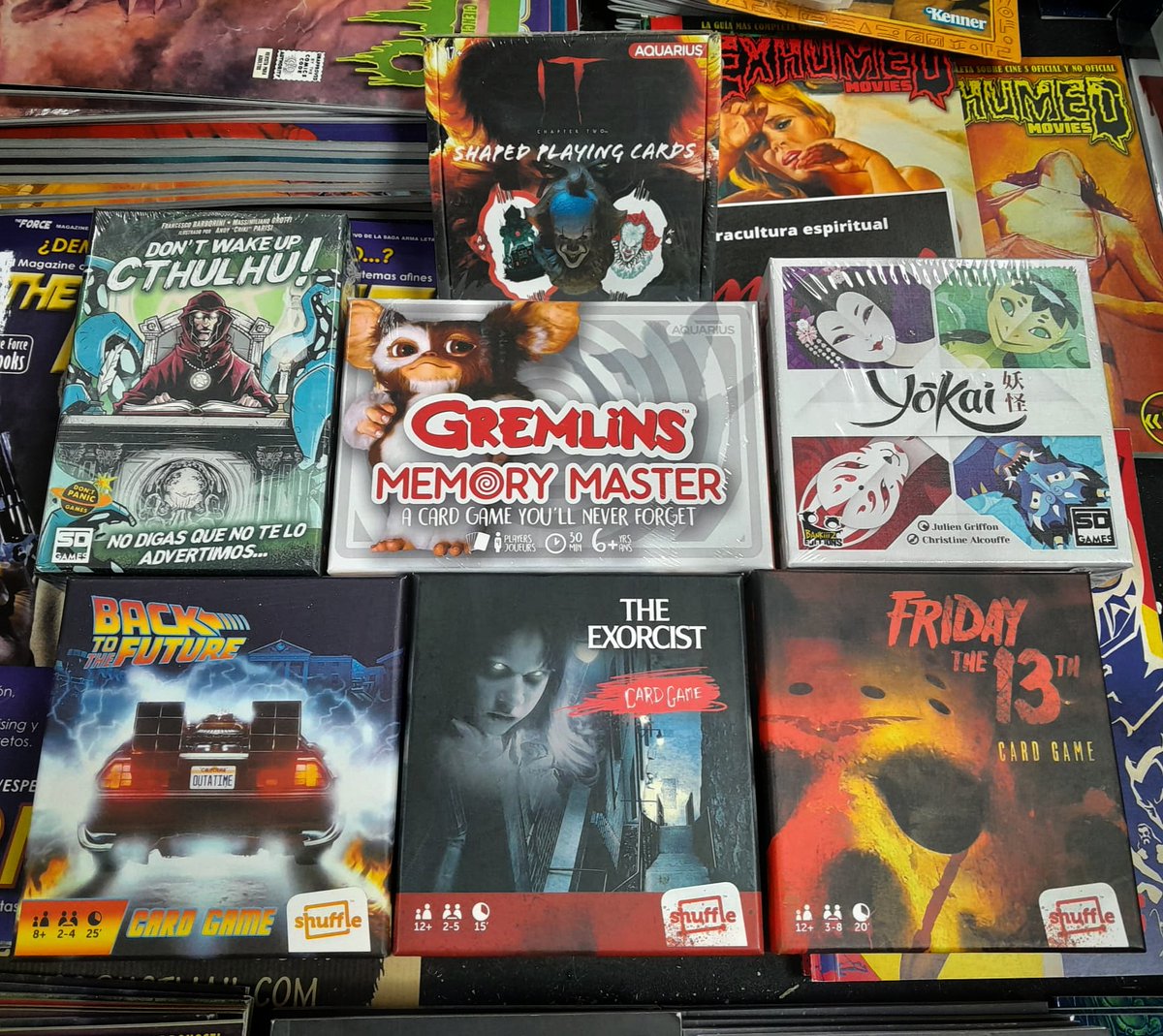 ¿Echamos una partidita? 🤗

Aquí tenéis una selección de juegos pequeños y rápidos, pero súper entretenidos. 

Tenéis de #Gremlins, #Viernes13, #RegresoalFuturo, etc. Ideales para llevar de vacaciones este verano 😉

#juegosdemesa #merchandising #novedades #lamansiondelterror_lmt