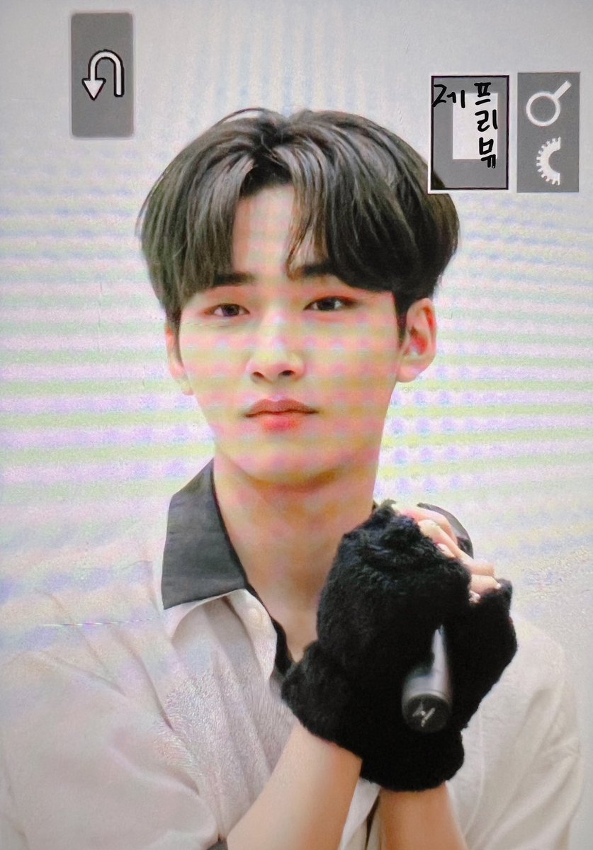 FFEJ050421's tweet photo. 230606 프리뷰
경민이가 재��� 얼마나 좋아하는지 재호는 아마 모를걸
#EPEX #이펙스 #JEFF #제프 https://t.co/vU5c35D4dC