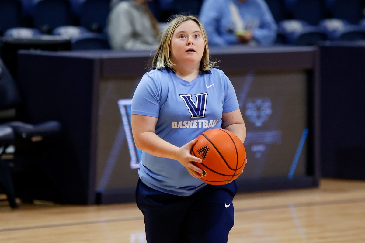 novawbb's tweet photo. Wishing a happy birthday to head manager RG3! 💙✌️ https://t.co/tlTRjy3DB7