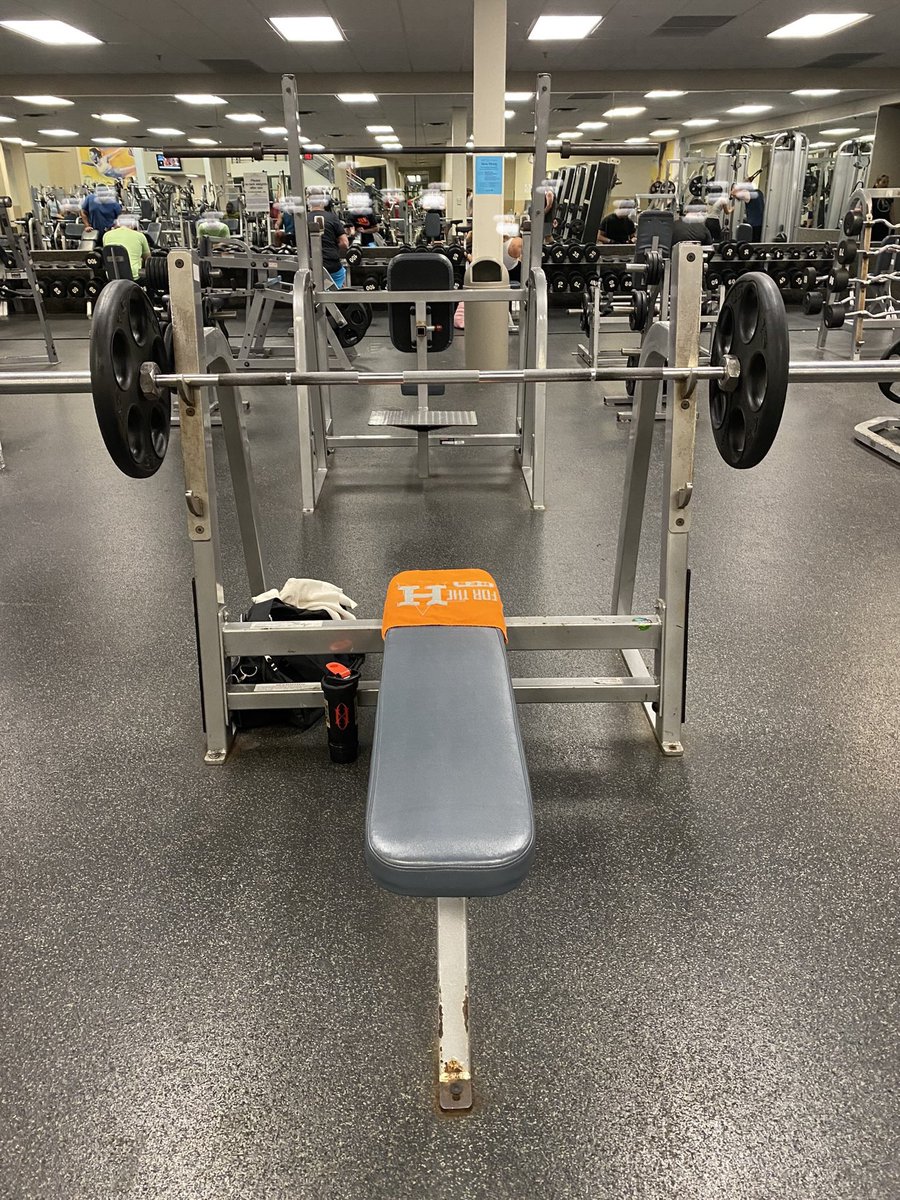 muyKERRI's tweet photo. Happy Bench Press PR Day to me — finally 135 pounds! #BigBoyPlates https://t.co/sOHj4M1Mz4