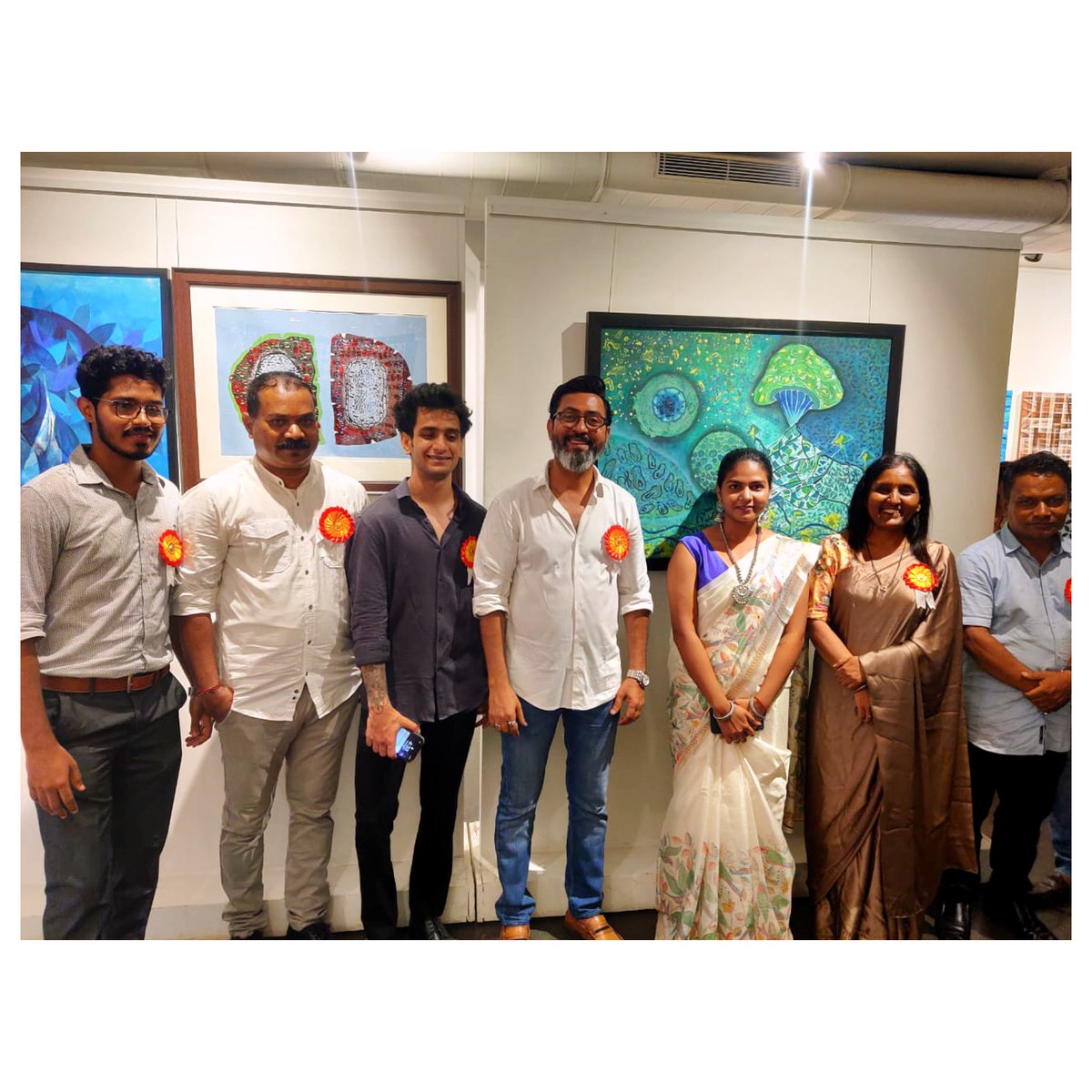Dreamers PR (@dreamerspr) on Twitter photo Producer <a href="/Deerane/">दिपक राणे - Deepak Rane</a> 's presence at the grand inauguration of the MFA student's painting exhibition at Bajaj Art Gallery.
#exhibition #inauguration #mfa #bajajartgallery #painting #rbholle #deerane #producer #deepakrane #dreamerspr Producer <a href="/Deerane/">दिपक राणे - Deepak Rane</a> 's presence at the grand inauguration of the MFA student's painting exhibition at Bajaj Art Gallery.
#exhibition #inauguration #mfa #bajajartgallery #painting #rbholle #deerane #producer #deepakrane #dreamerspr