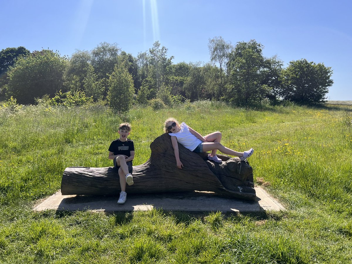 beccaleigh01's tweet photo. Benjamin &amp; Eden enjoying many nature walks and paddling in the river, they found lots of tadpoles and tiny fish! #30DaysWild @OPA_KHG @OPAK_5LD @OPAK_4AL https://t.co/HHavCd7Az0