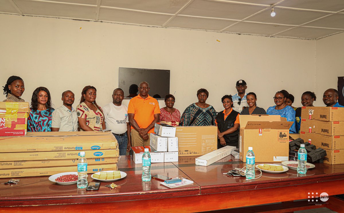 Nord-Kivu
✅La division provinciale du Genre dotée en équipements informatiques pour renforcer son travail de coordination des actions de prévention &amp; réponse aux #VBG dans la province
✅Le don de #UNFPA a été reçu par la cheffe de division provinciale du genre
🙏 <a href="/BM_Afrique/">Banque mondiale AFR</a>