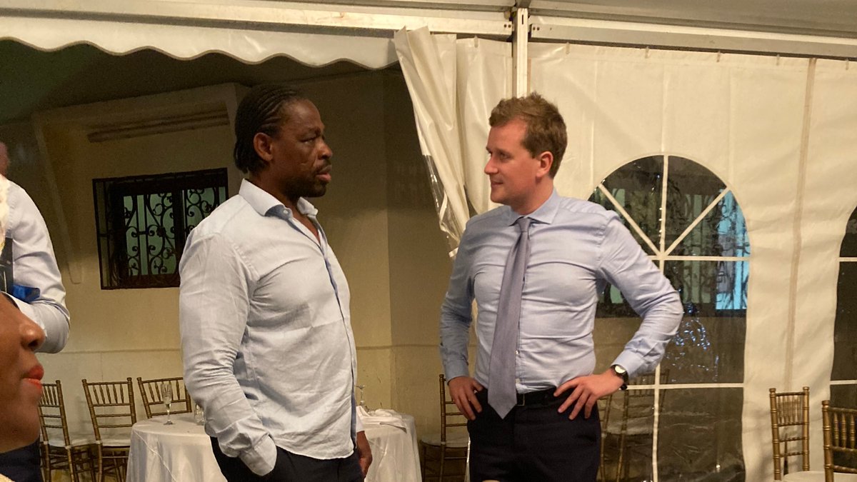 SBetsen's tweet photo. J'ai eu le plaisir participer à la Soirée rencontres d'affaires du @MEDEF_I & de l'#AEFDC à #Yaoundé suite à l'invitation de @NsangouNazer.
Merci de m'avoir permis de présenter les actions de la @SBetsenAcademy & de rencontrer des entrepreneurs dynamiques implantés au #Cameroun https://t.co/zPfv7esnB8