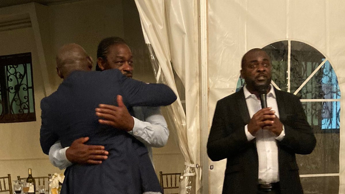 SBetsen's tweet photo. J'ai eu le plaisir participer à la Soirée rencontres d'affaires du @MEDEF_I & de l'#AEFDC à #Yaoundé suite à l'invitation de @NsangouNazer.
Merci de m'avoir permis de présenter les actions de la @SBetsenAcademy & de rencontrer des entrepreneurs dynamiques implantés au #Cameroun https://t.co/zPfv7esnB8