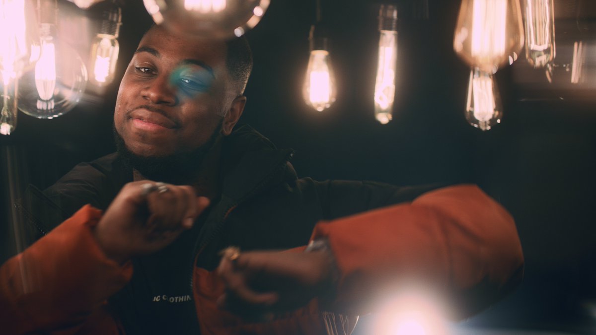 KenningtonFilm's tweet photo. Check out Studio 1 in Tee Supreme’s latest video Shine Bright! 💎

Looking for a space to shoot your next video? Get in touch today 🎬 https://t.co/IaKr8QlGZn