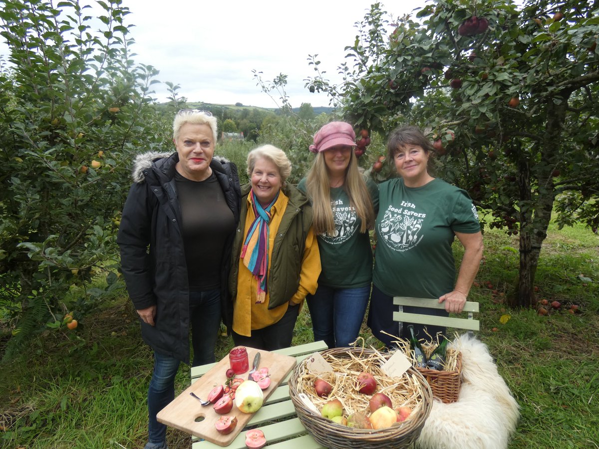 Time to share some amazing news! Irish Seed Savers will be featured on the Channel 4 programme #ExtraordinaryEscapes with Sandi Toksvig & guest Suzy / @eddieizzard  airing this Wednesday, June 7th at 9 pm. 📺✨

Spread the word & mark your calendars!