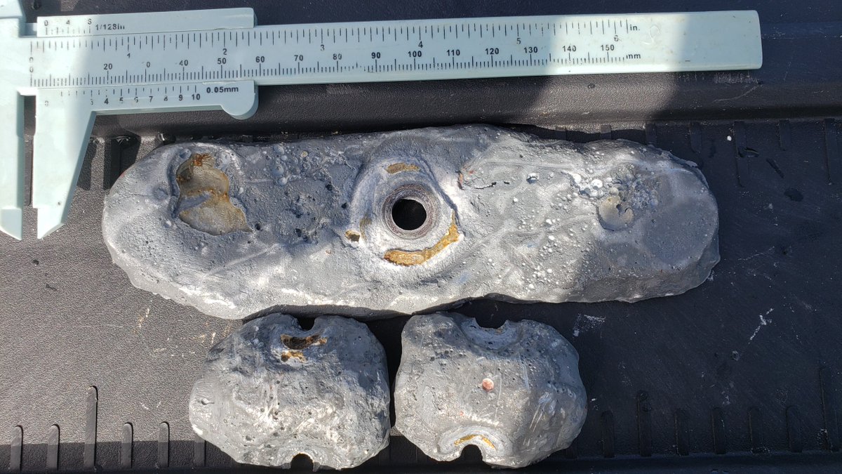 DiverXtrm's tweet image. Did you know that zincs are designed to corrode, so that other metal components on your boat don&apos;t? Make sure to schedule regular zinc replacement to ensure optimal protection. 

#SacrificialAnodes #ZincProtection #BoatCorrosion