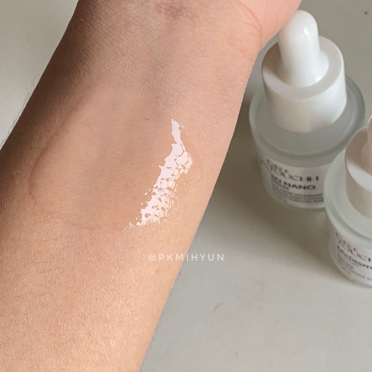 pkmihyun's tweet photo. Dr.touchh เป็นสกินแ��ร์แบรนด์ไทยอีก1 ที่อยากแนะนำ เหมาะกับผิวแพ้ง่าย
Melasma 3D serum ลดพวกจุดด่างดำ ฝ้ากระ เห็นผลภายใน14วัน 3D nano serum เติมคอลลาเจน เพิ่มความชุ่มชื้น ทาคู่กันแล้วตามด้วยกันแดดสะท้อน Blue light ⛅️✨แถมปรับผิวให้สว่างขึ้นนิดนึง #ใช้ดีบอกต่อ https://t.co/QLPgi4yOw4