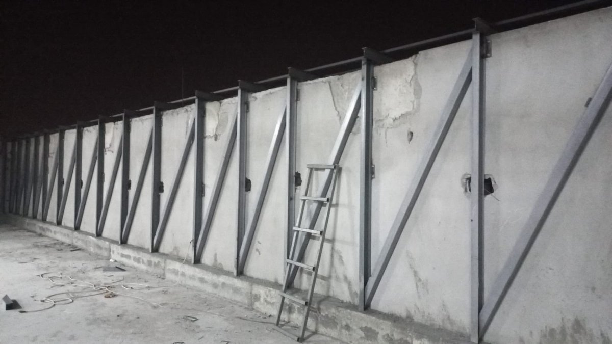 اعمال حديد لتثبيت الحجر.