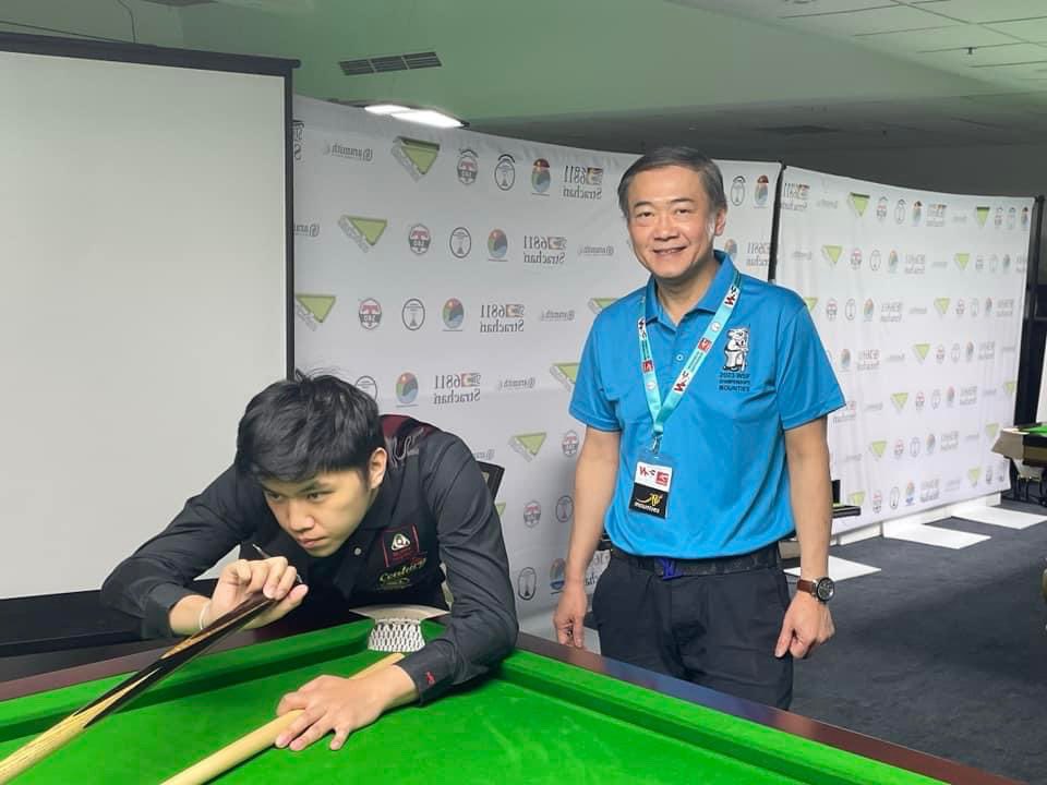 QHouseSnooker's tweet photo. Congratulations  Manasawin Phetmalaikul  , you are now a professional snooker player! He has traveled all around the world with his Dad Chusak Phetmalaikul and made many sacrifices to get to this part of his career, VERY WELL DONE, we are all very proud of you 👏 ❤️ https://t.co/Vv7JVj1oCI