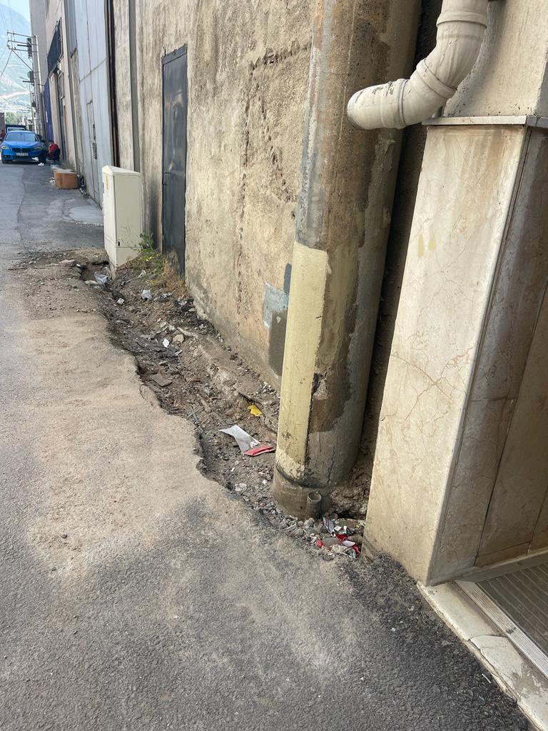 ismailizmir's tweet photo. 7108 Sokak No:4 Pınarbaşı Bornova
Tedaş elektrik kablolarını yer altına aldı. Böyle bıraktı gittiler. @tedaselectricas @TEDASKurumsal @izmirhim @bornovabld @izmirdecevirme https://t.co/7HRDiytuaT