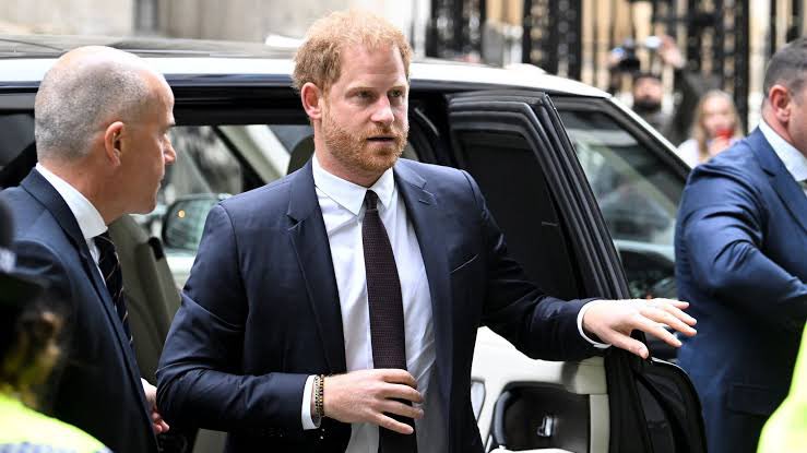 SarahBireete's tweet photo. Prince Harry: “Our Country is judged globally by the state of our press and our government, both of which I believe at at rock bottom.”  ~ London phone hacking case #HarryInCourt https://t.co/sUHAxjkthK