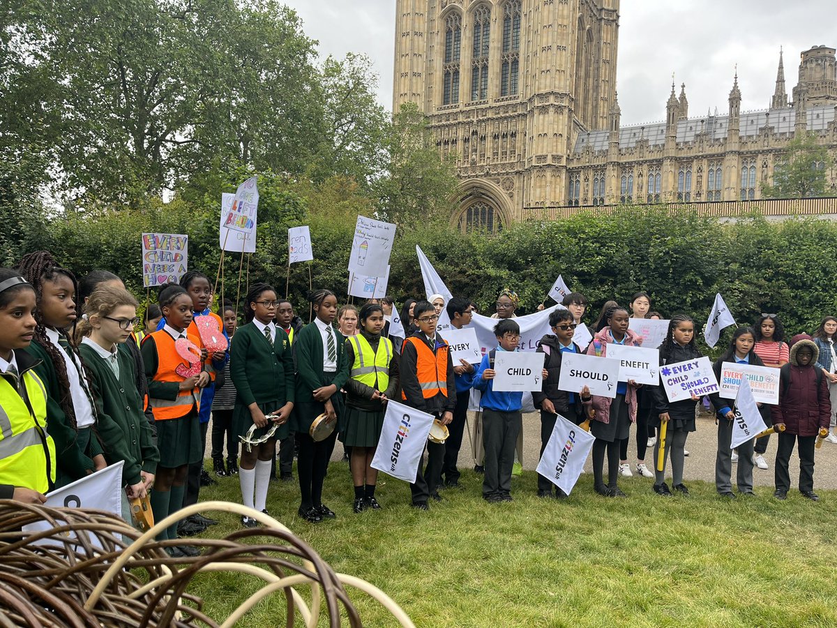 St. Antony's (@stantse7) on Twitter photo Today students from yr6 joined yr6 students from S Helen’s Catholic, primary school along with parents, in Westminster today to deliver a report and call on <a href="/RobertJenrick/">Robert Jenrick</a> to ensure all children access support, regardless of parents' immigration status #EveryChildShouldBenefit Today students from yr6 joined yr6 students from S Helen’s Catholic, primary school along with parents, in Westminster today to deliver a report and call on <a href="/RobertJenrick/">Robert Jenrick</a> to ensure all children access support, regardless of parents' immigration status #EveryChildShouldBenefit