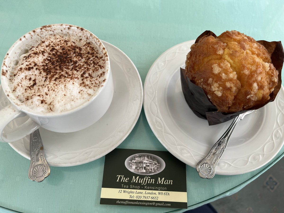 SusiWil23's tweet image. .@adamlambert we found the #muffinman !! 😂😂🥰