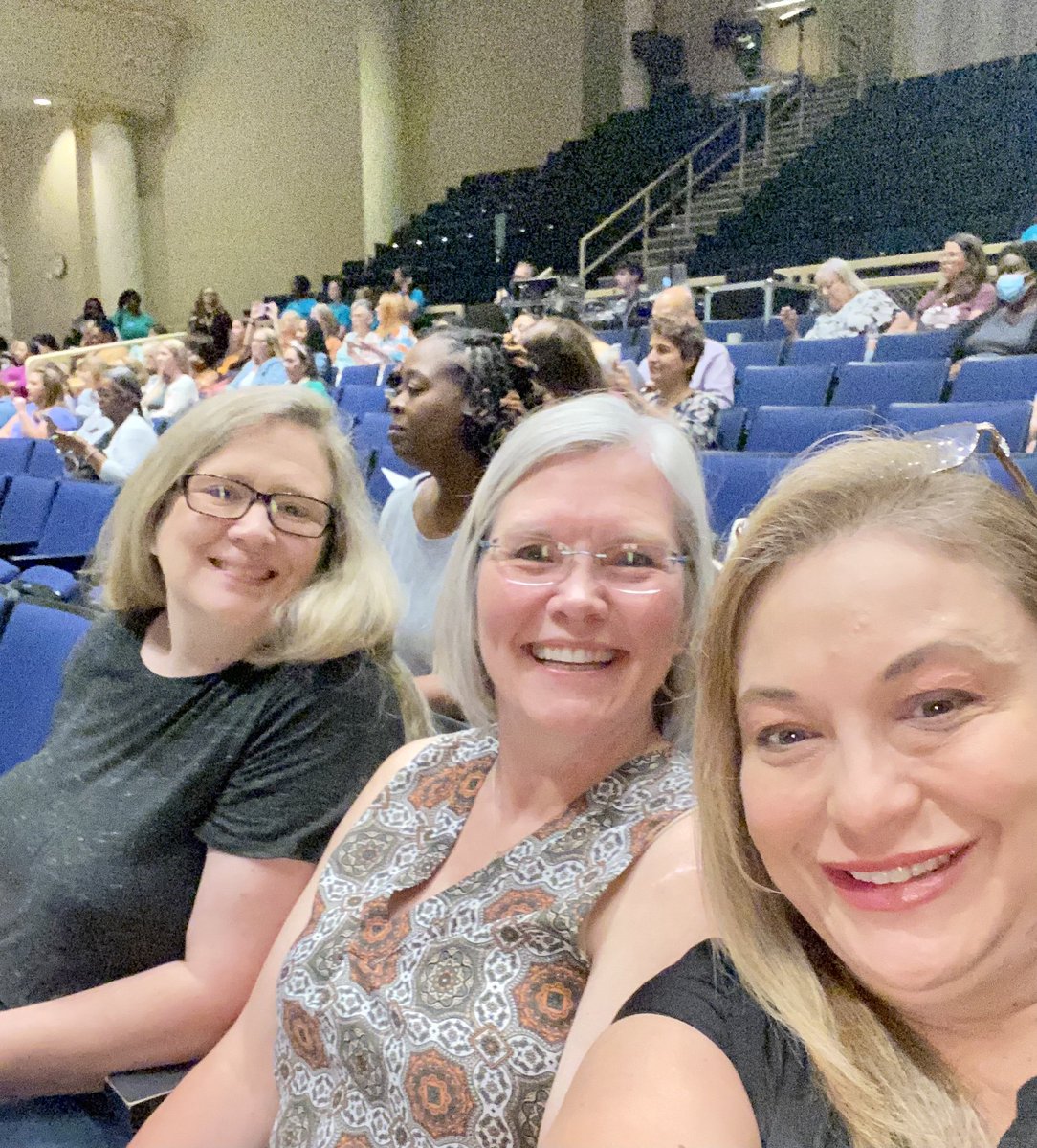 Lorelei911's tweet photo. Hollydale and Dowell are representing at #excepticon https://t.co/4ZyJO5IxOe