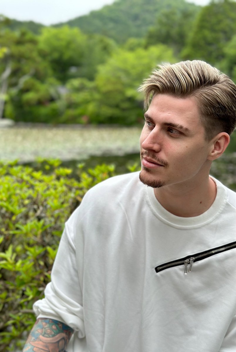 RealLuigikid's tweet image. Japan Kyoto Phtodump:
One of the most beautiful places I've ever seen in my life!
____
Fun Fact: The Fushimi Inari Shrine (Picture with the red Gates) inspired Shigeru Miyamoto to create the Star Fox Series 👀

We will be driving to Osaka now and check more of Kyoto on Thursday