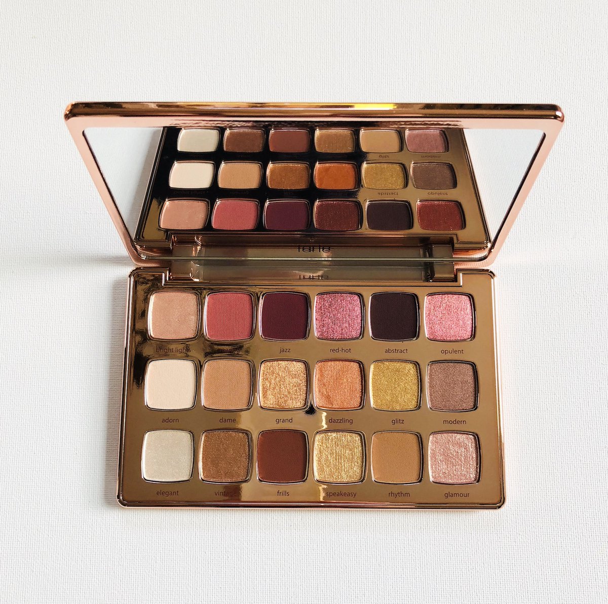 Excited to be giving away this gorgeous tarte 18-shade Amazonian Clay Eye Palette in 'gilded' on Twitter. To enter, RT & follow @davelackie (ends 06/14) #win This palette will look beautiful on all skin tones. Good luck to everyone!